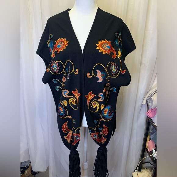 Andrea Jovine 100% Wool Embroidered Cardigan - Picture 2 of 7